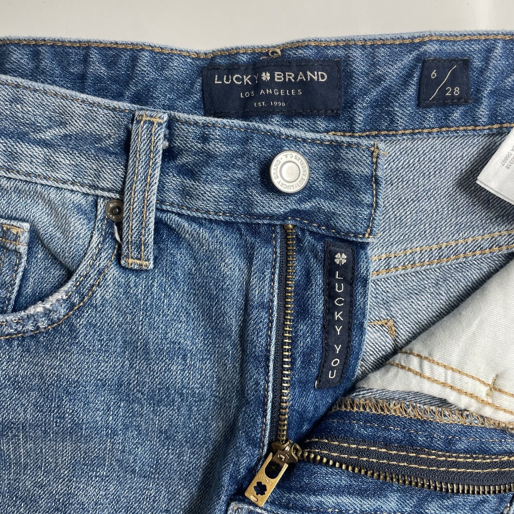 Lucky Brand Womens Boyfriend Short Medium Wash Distressed Denim Cutoff Size 6/28 - Picture 3 of 10